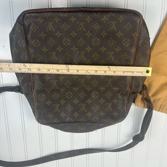 Louis Vuitton Brown Monogram 
Marceau GM Crossbody Bag And Drawstring - Picture 14 of 16